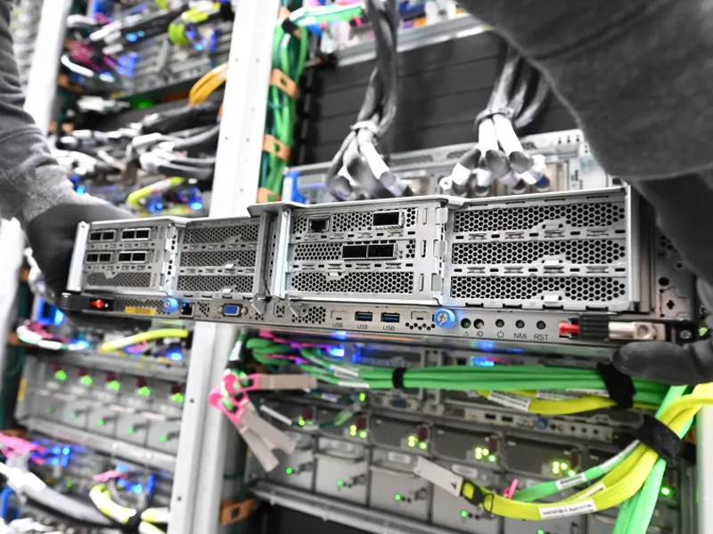 Châssis pour serveurs GPU et IA