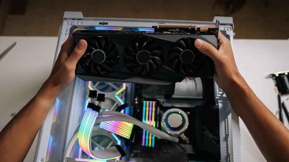 Cómo comprobar las dimensiones de la GPU antes de elegir una carcasa